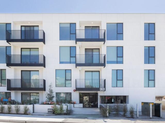 Apartment for rent in Canoga Park, California