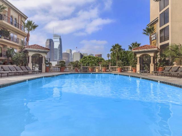 Apartment for rent in Canoga Park, California