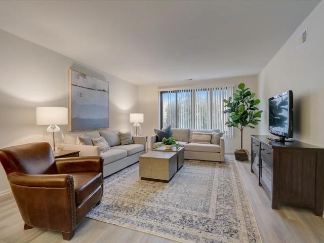 Apartment for rent in Lombard