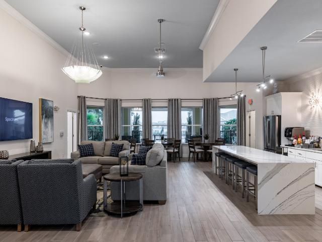 Apartment for rent in Four Corners, Florida