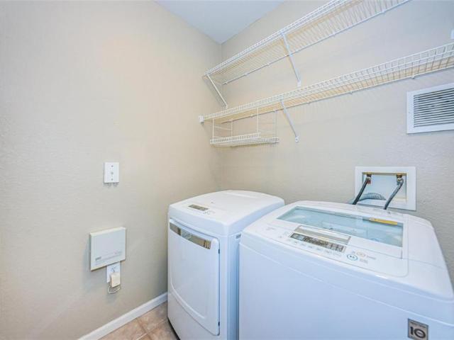 Apartment for rent in Crystal Beach, Florida