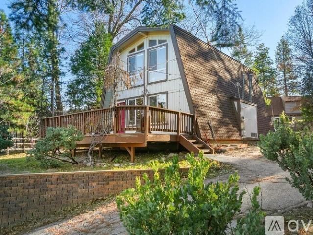 Apartment for rent in Blue Jay, California