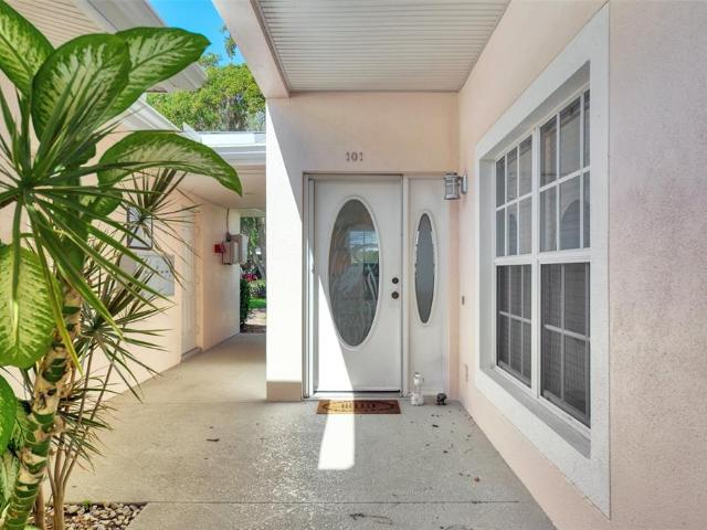 Apartment for rent in Osprey Apartment for rent in Osprey