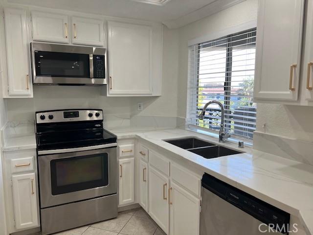 Apartment for rent in Huntington Beach, California