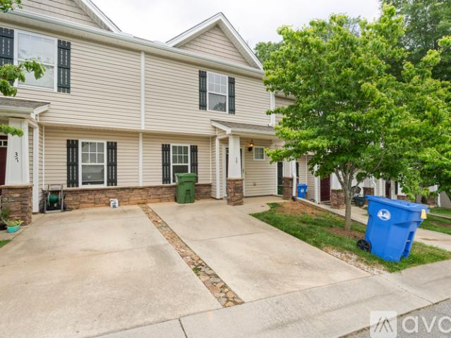 Apartment for rent in Fletcher Apartment for rent in Fletcher