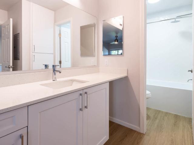 Apartment for rent in Marina Del Rey, California