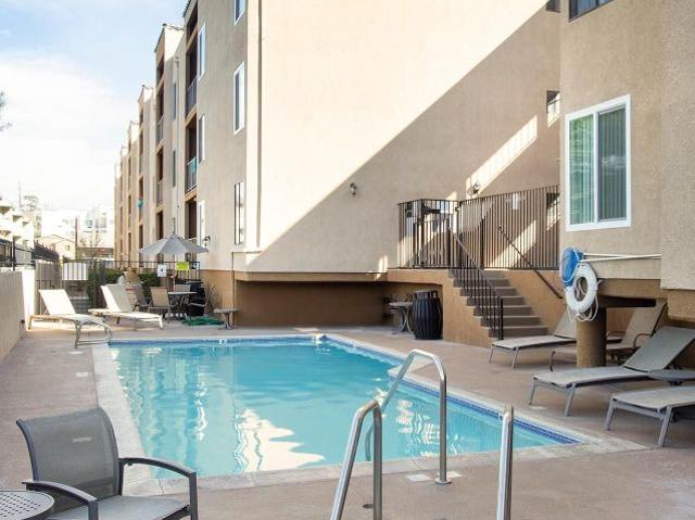 Apartment for rent in Canoga Park, California