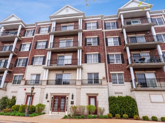 Apartment for rent in Clarendon Hills, Illinois