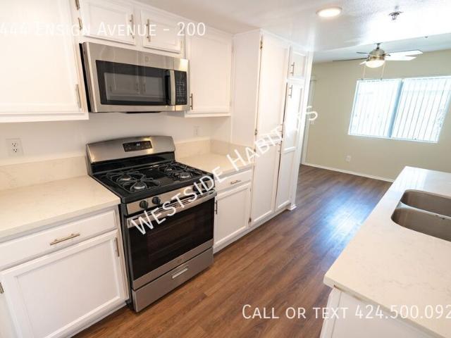 Apartment for rent in Canoga Park, California
