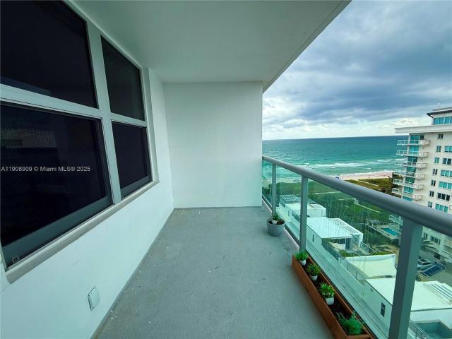 Apartment for rent in Surfside, Florida