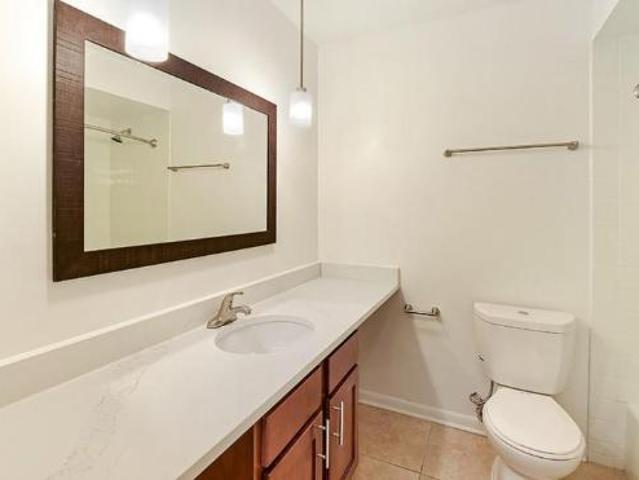 Apartment for rent in Clarendon Hills