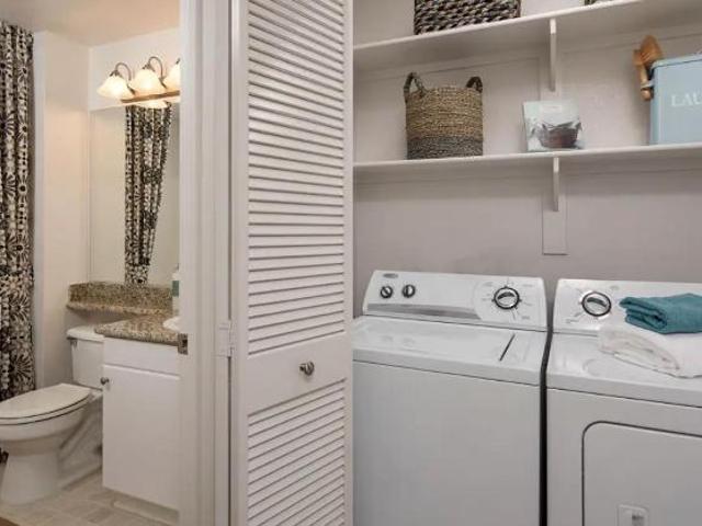 Apartment for rent in Tustin, California