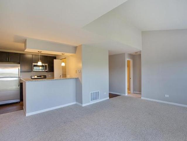Apartment for rent in Lake Bluff, Illinois