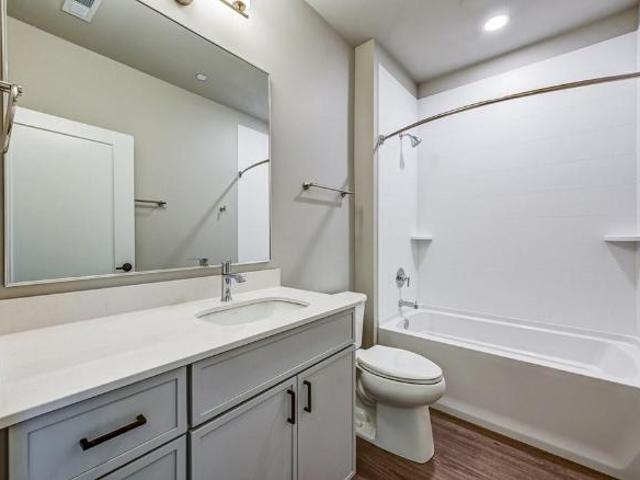 Apartment for rent in Glen Ellyn, Illinois