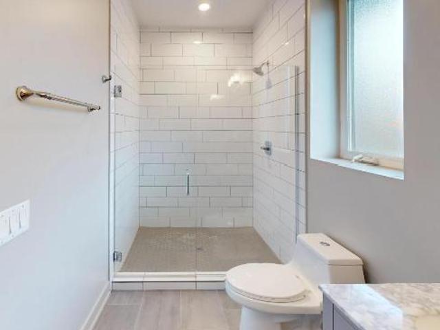 Apartment for rent in Downers Grove, Illinois