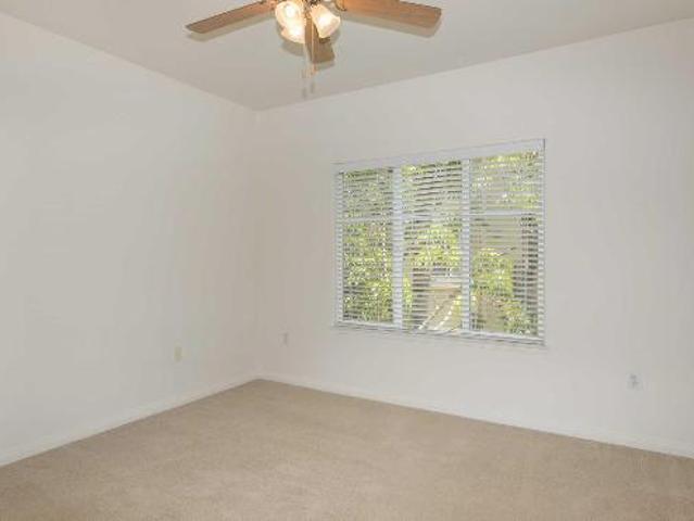 Apartment for rent in Canoga Park, California