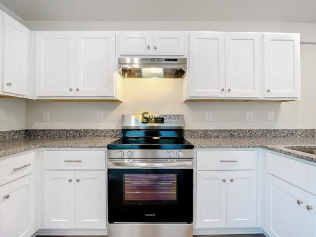 Condo for rent in Englewood
