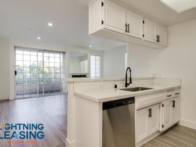 Condo for rent in Sherman Oaks