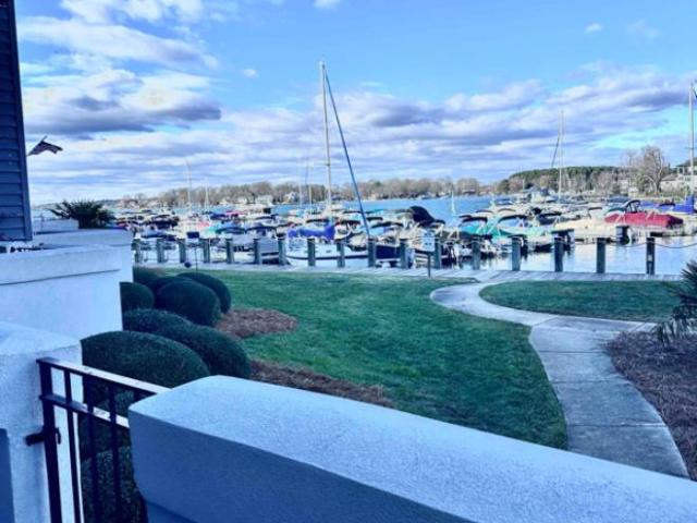 Condo for rent in Cornelius