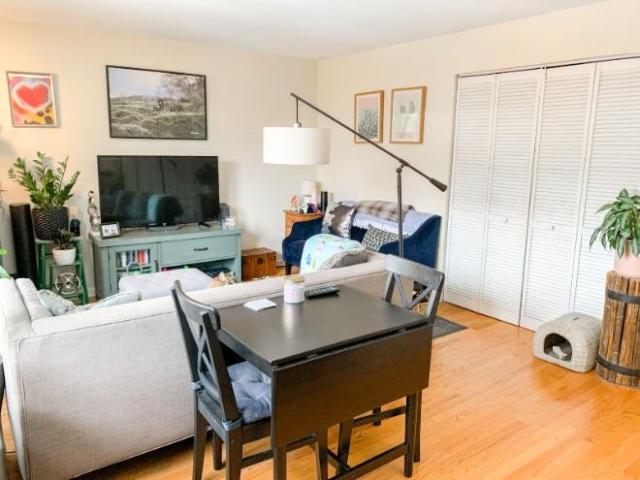 Condo for rent in Chicago Park, Illinois