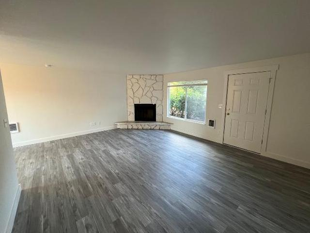 Condo for rent in Oregonia