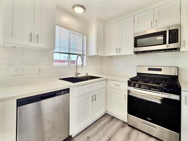 Condo for rent in Canoga Park, California