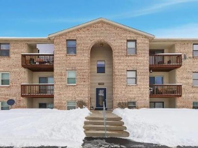 Condo for rent in Roselawn, Ohio