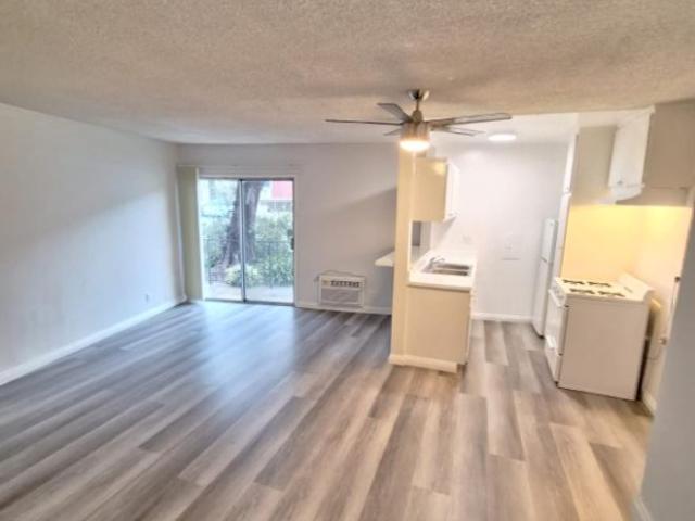 Condo for rent in Sherman Oaks