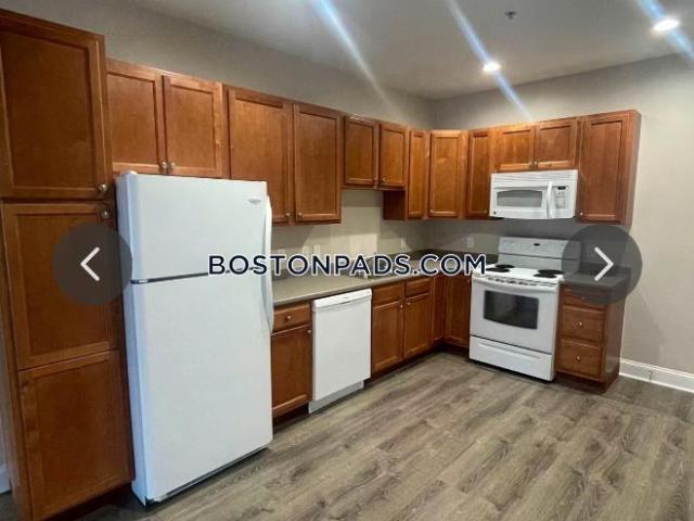 Condo for rent in Bristol, Massachusetts