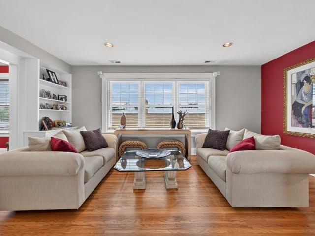 Condo for rent in Mchenry, Illinois