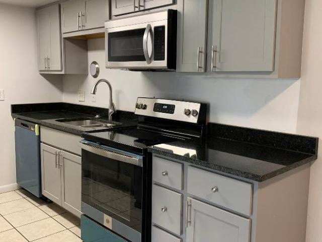 Condo for rent in Roselawn, Ohio