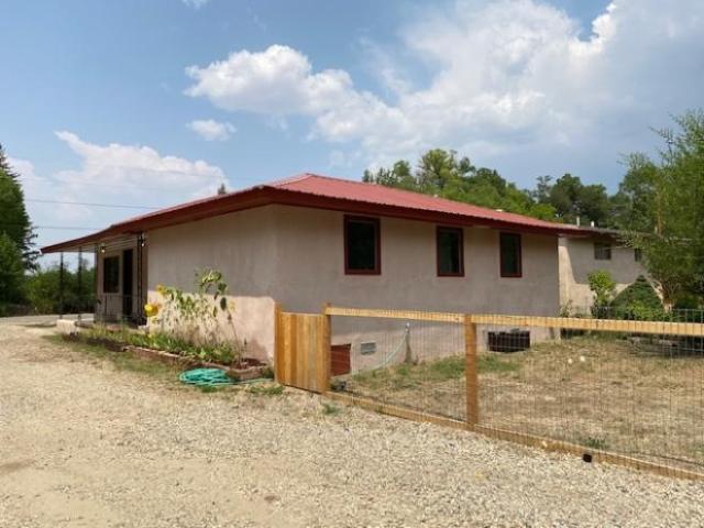 House for rent in Taos