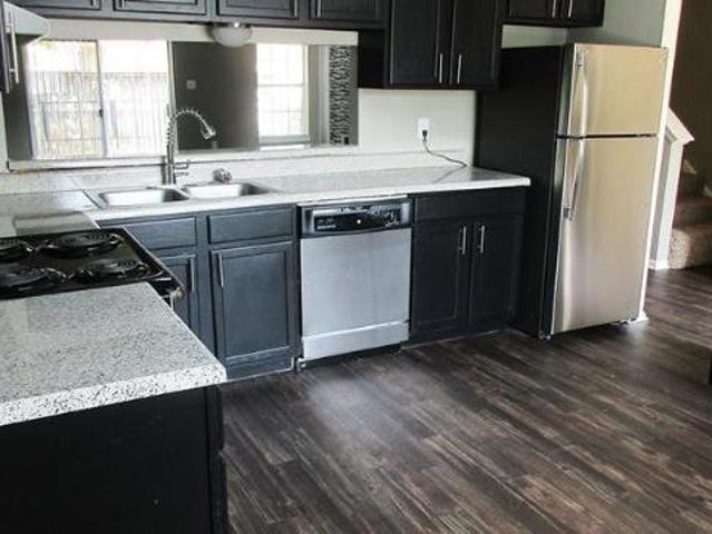 Townhouse for rent in Arlington