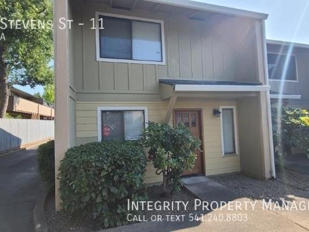 Townhouse for rent in Oregonia