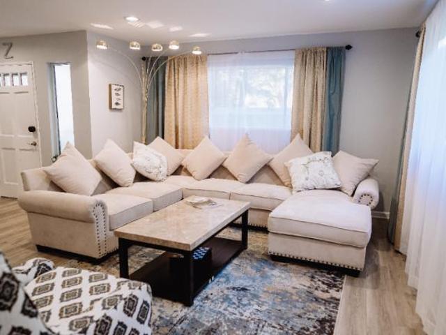 Townhouse for rent in North Hollywood