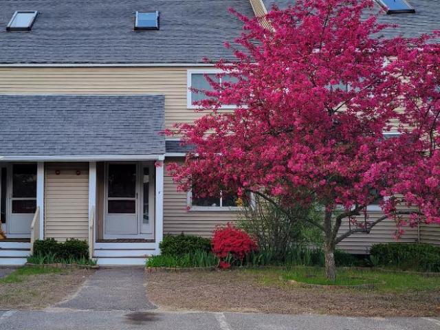 Townhouse for rent in Shirley, Massachusetts