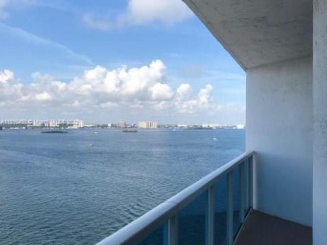Townhouse for rent in Miami Beach