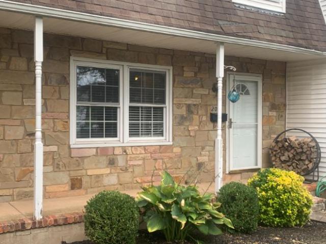 Townhouse for rent in Flagtown, New Jersey
