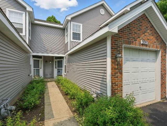 Townhouse for rent in Mchenry, Illinois