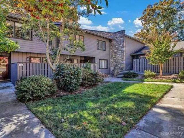 Townhouse for rent in Asheville