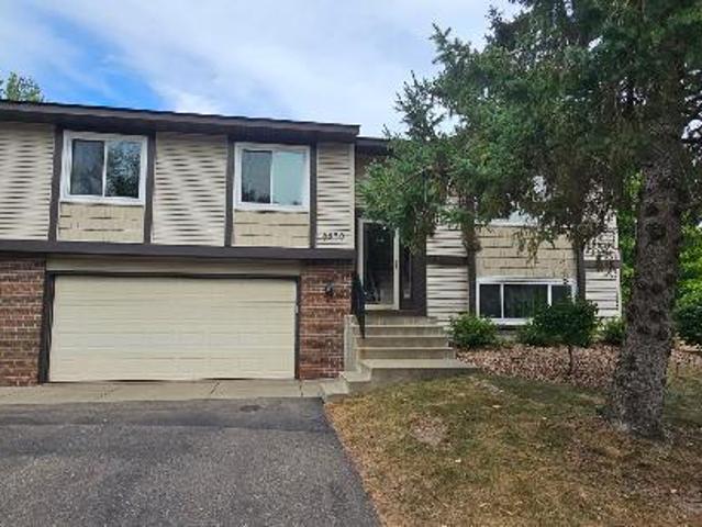 Townhouse for rent in Colby Lake, Woodbury