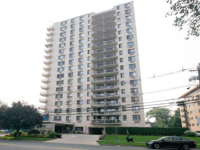Townhouse for rent in Hackensack