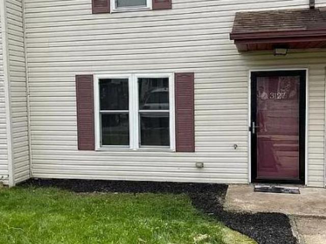 Townhouse for rent in Dover
