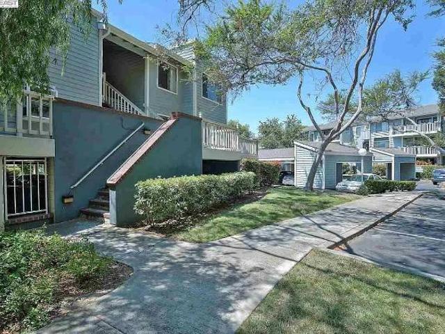 Townhouse for rent in Fremont