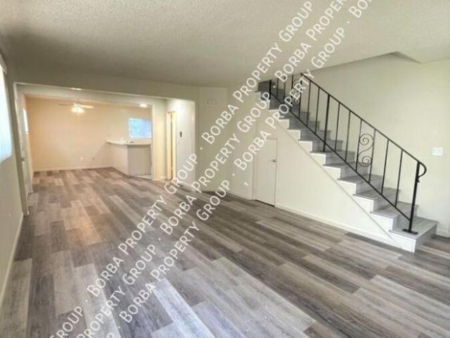 Townhouse for rent in Long Beach