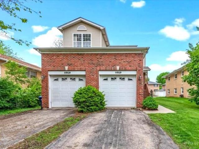 Townhouse for rent in Lisle