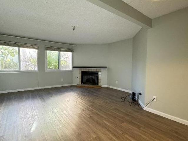 Townhouse for rent in Albany