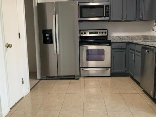 Townhouse for rent in Roselawn, Ohio