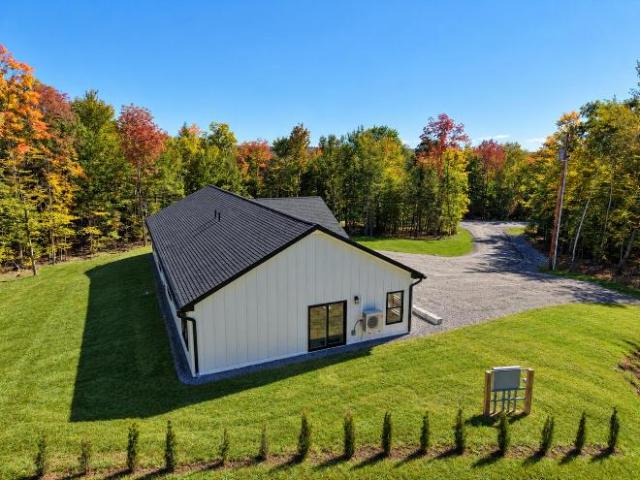 Townhouse for rent in Mount Vernon, Maine