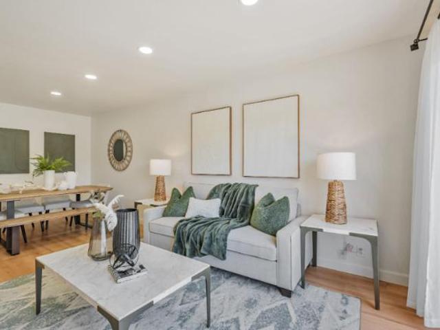 Townhouse for rent in Foster City